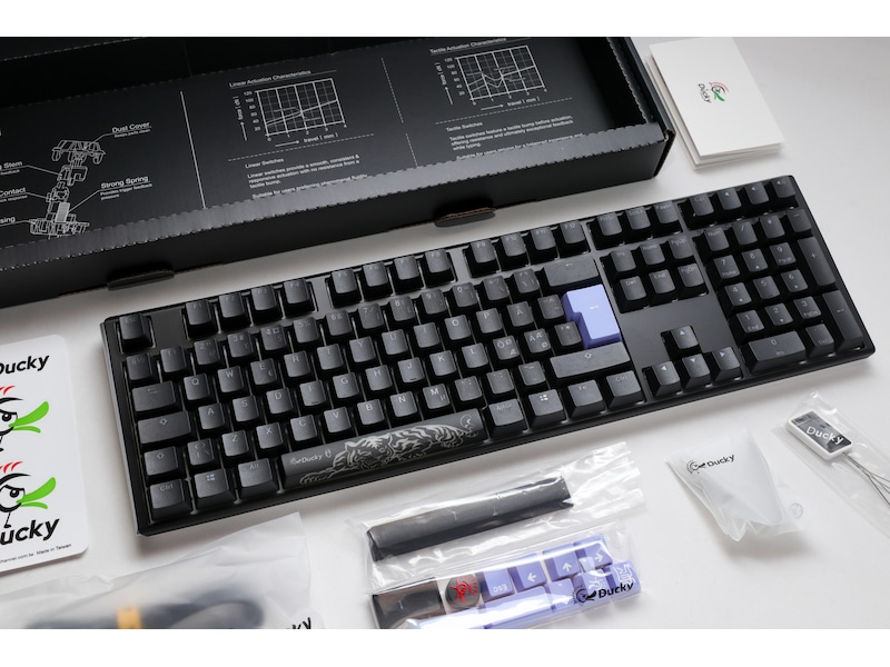 Ducky One 3 Classic Black / White Gamingtastatur RGB Brown (sort/hvit) Gaming Tastatur