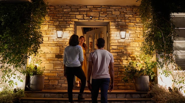 Philips Hue sensor utendørs inkl. 4 stk White Ambiance E27 pærer